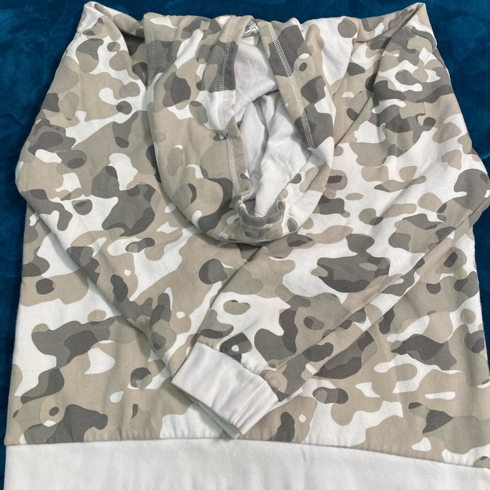 Adidas Originals Youth XL (18-20) Graphic Camo Hoodie - Picture 11 of 15